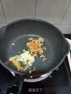 Make Shrimp rice and sauerkraut step 2