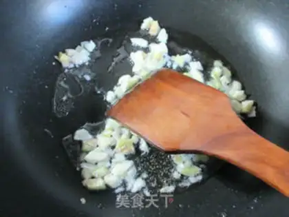 Make Spicy clams step 1