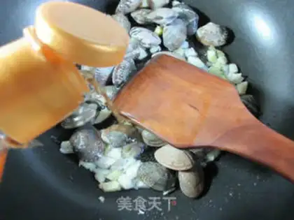 Make Spicy clams step 2