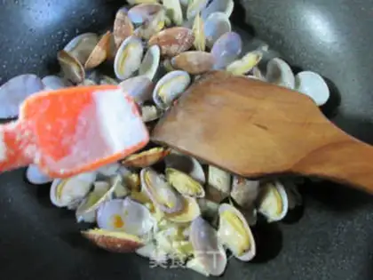 Make Spicy clams step 6
