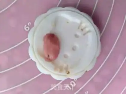 Make Toon ice cream mooncake step 6