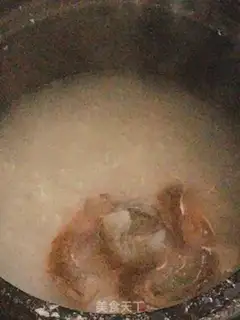 Make Celery shrimp congee step 3