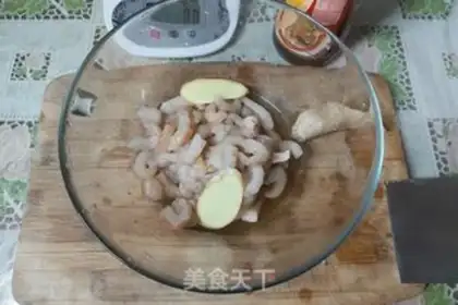 Make Shrimp spinach soup step 0