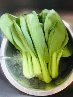 Make Five flowers for radish step 8
