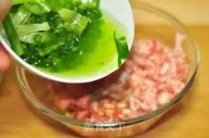Make Fresh meat pancakes step 1