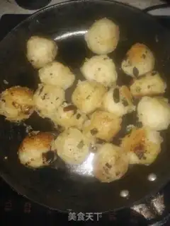 Make Spicy little potatoes step 7