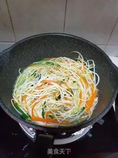 Make Hot bean sprouts step 3