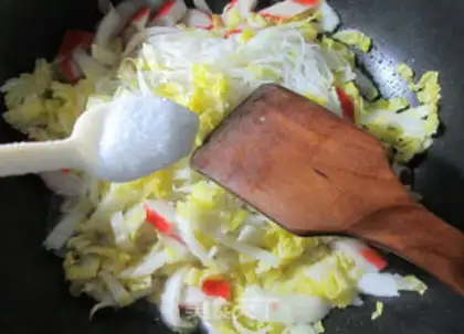 Make Crab stick dolls step 9