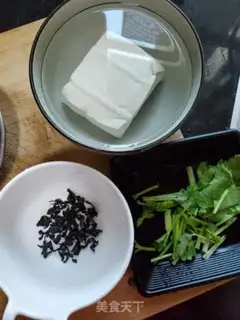 Make Seaweed tofu soup step 0