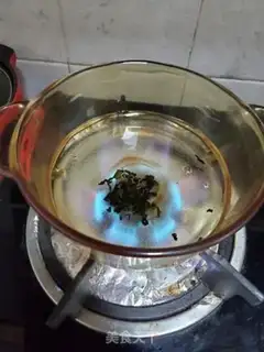Make Seaweed tofu soup step 1