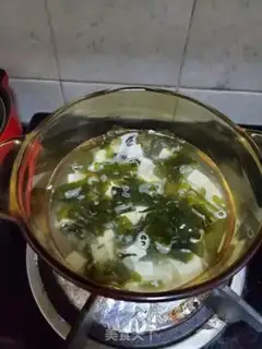Make Seaweed tofu soup step 3