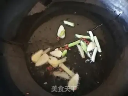 Make Shanghai has fried mushrooms step 2