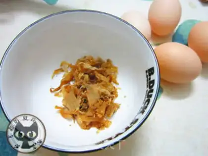 Make Onion thick egg fever step 0