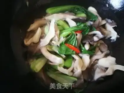 Make Shanghai has fried mushrooms step 5