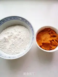 Make Pumpkin cut the buns step 3