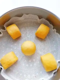 Make Pumpkin cut the buns step 12