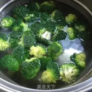 Make Garlic broccoli step 2