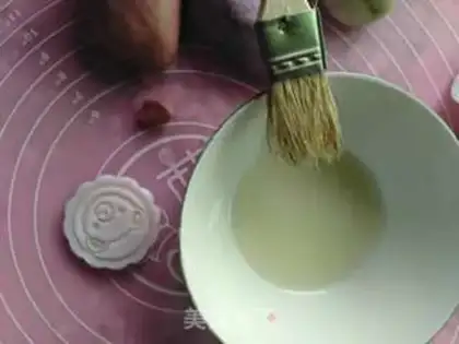 Make Tea ice-cream mooncake step 5