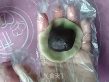 Make Tea ice-cream mooncake step 7