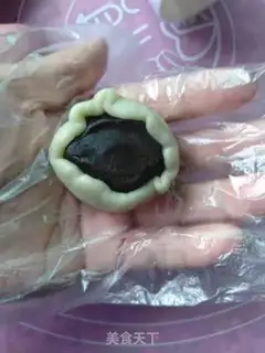 Make Tea ice-cream mooncake step 8