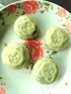 Make Tea ice-cream mooncake step 10