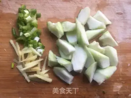 Make ♪ Fresh melon egg soup ♪ step 1