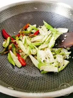 Make Autumn fried meat step 6