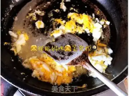 Make Fish intestines, eggs and rice step 1