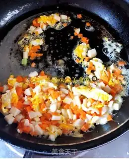 Make Fish intestines, eggs and rice step 2