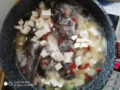 Make Black fish tofu soup step 4