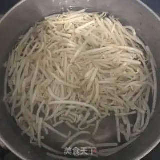 Make Homemade cold noodles step 1