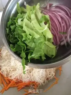 Make Three pieces of rice powder step 9