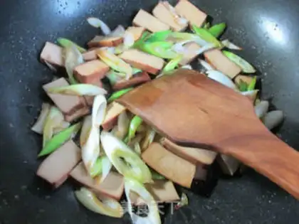 Make Onion fried eggs dry step 6