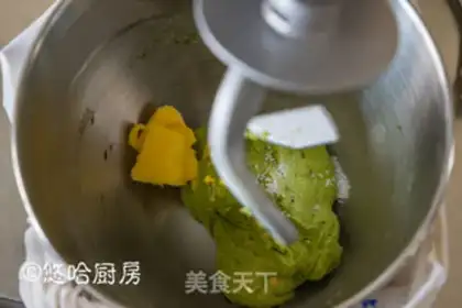 Make Frogs squeeze bread step 2