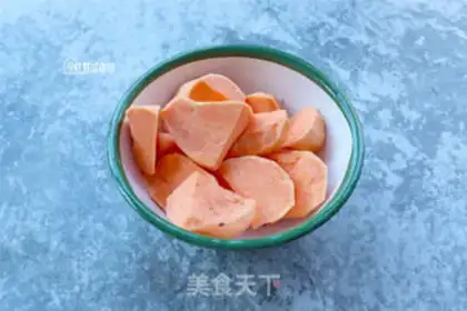 Make Red sugar, old ginger and potatoes step 1