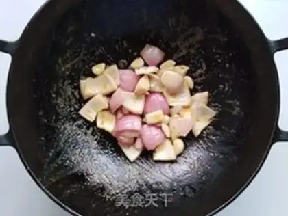 Make Shrimp pickles and omelet soup step 0