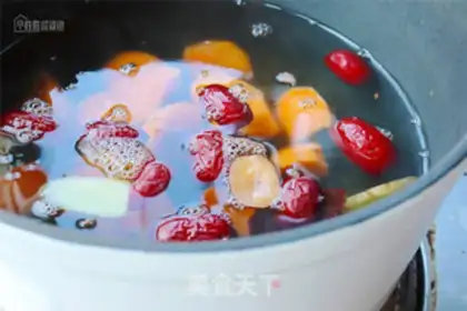 Make Red sugar, old ginger and potatoes step 5
