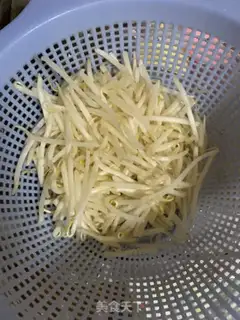 Make Jealousy bean sprouts step 0