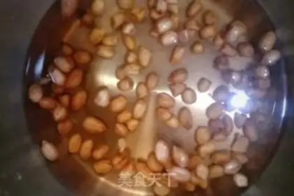 Make Potato rice peanut congee step 1
