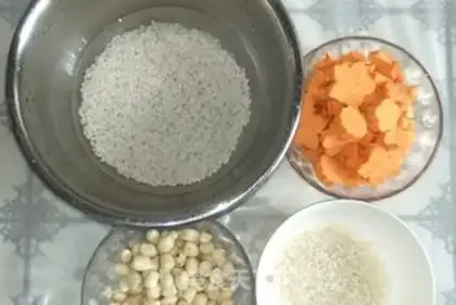 Make Potato rice peanut congee step 3
