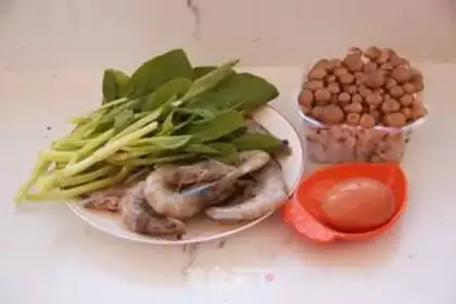 Make Crab mushrooms and shrimp soup step 0