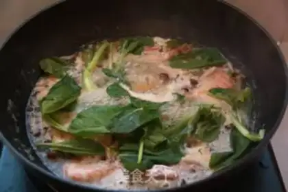 Make Crab mushrooms and shrimp soup step 8