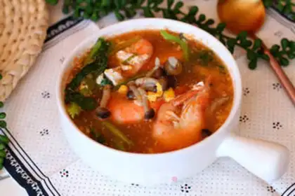 Make Crab mushrooms and shrimp soup step 11
