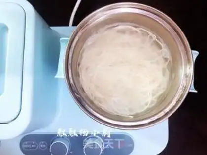 Make Spicy noodles step 3