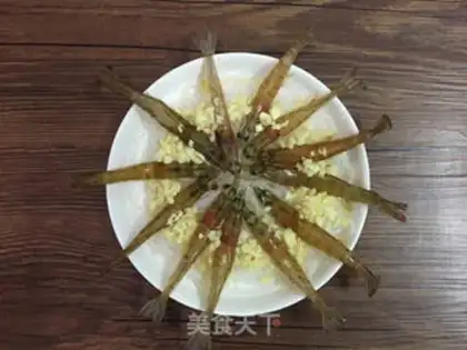 Make Garlic fan shrimp step 4