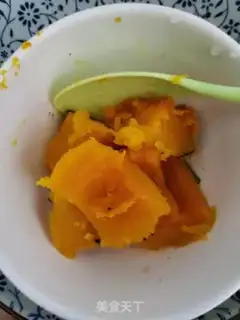 Make Little pumpkin oatmeal step 1