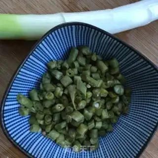 Make Sour bean sausage fried rice step 1