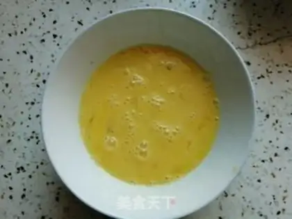 Make Three fried dumplings carrying eggs step 9