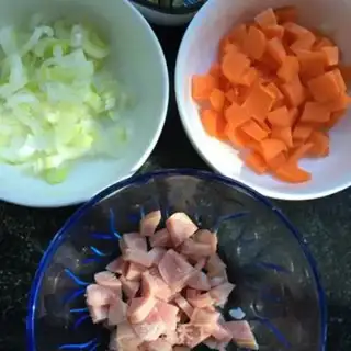 Make Sour bean sausage fried rice step 2