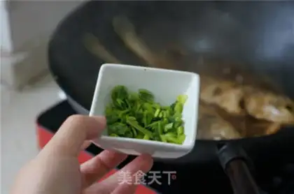 Make Garlic and yellow fish step 7